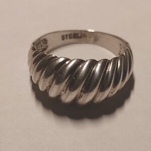 Elegant Vintage Sterling Silver Women's Ring